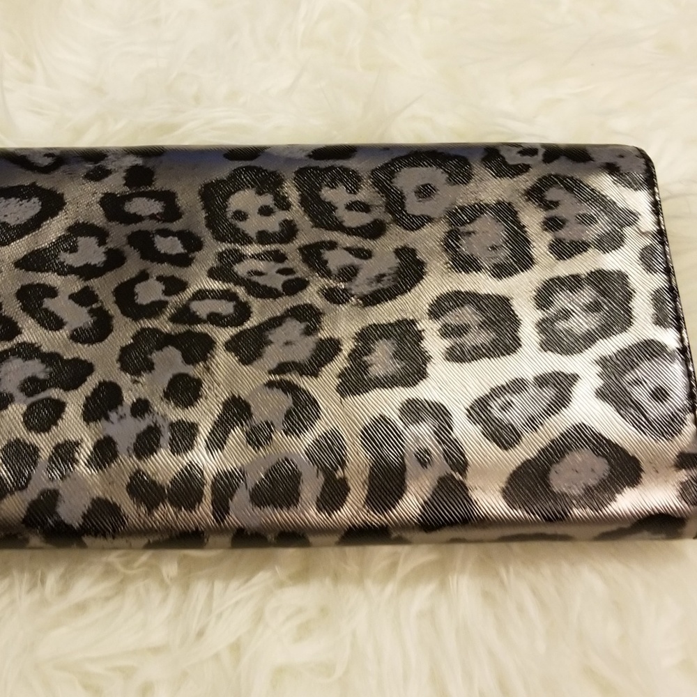 Banana Republic Cheetah Silver Bar Clutch  New - Picture 2 of 5